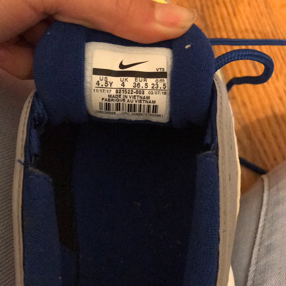 Shoes - Picture 2 of 3